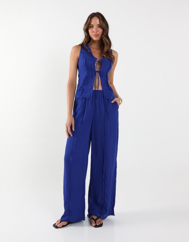 Lost in Lunar  - Nicola Top
