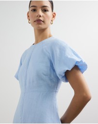 Minima Esenciales - Paityn Linen Maxi Dress