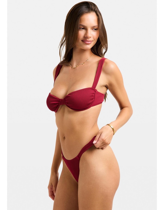 Subtitled - Rib Thick Strap Underwire