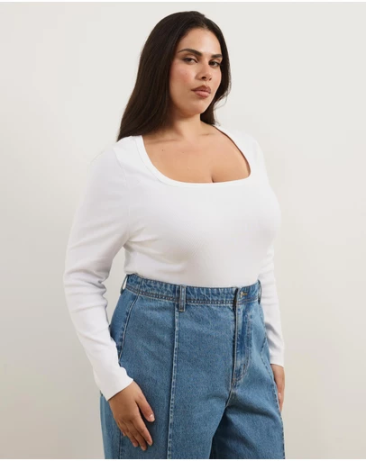 Atmos&Here Curvy - Organic Cotton Rib Scoop Neck Top