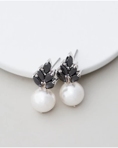 Stephanie Browne - Bocheron Pearl Earrings