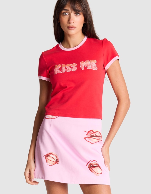 MAKU - Kiss Me Ringer Tee