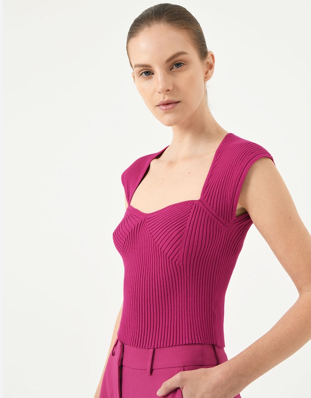 Forcast - Mara Heart Neck Knit Top
