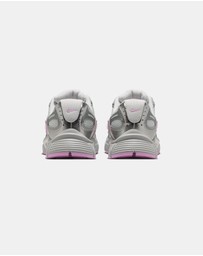Nike - V5 RNR - Women's