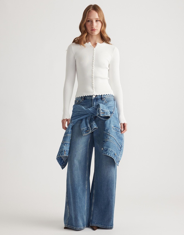 Decjuba - Lana Scallop Button Top