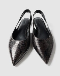 Commonry - Marcy Leather Flat
