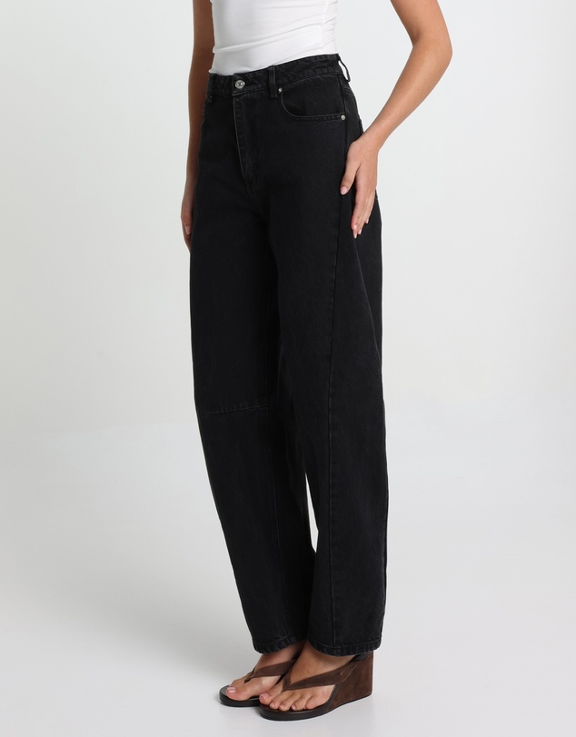 Madison The Label - Cora Barrel Jeans