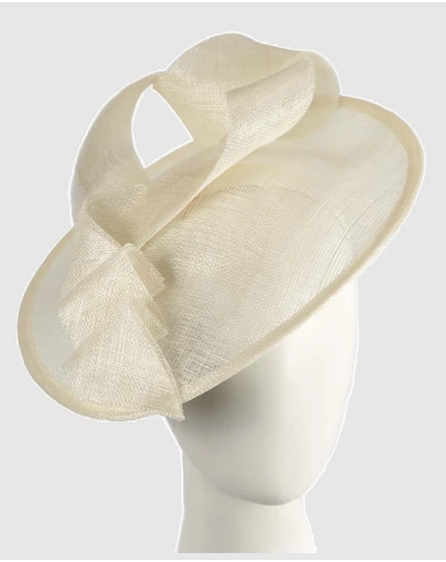 Max Alexander - Cream Plate Racing Fascinator
