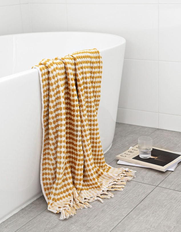 Miss April - Pompom Bath Towel