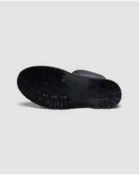 Dr Martens - 1460 Sub Max Pull On Boots - Unisex