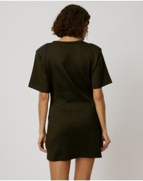 Calli - Dart T-Shirt Dress