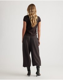 Decjuba - Lily Pleat Detail Knit Tee