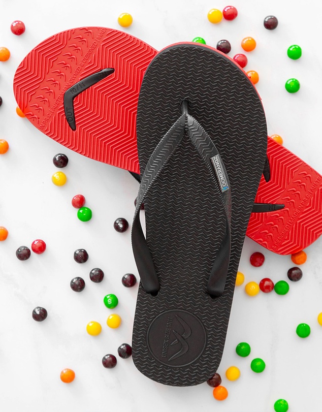 Boomerangz Footwear - Men's Black/Red Thongs with arch support and 2 x interchangeable straps