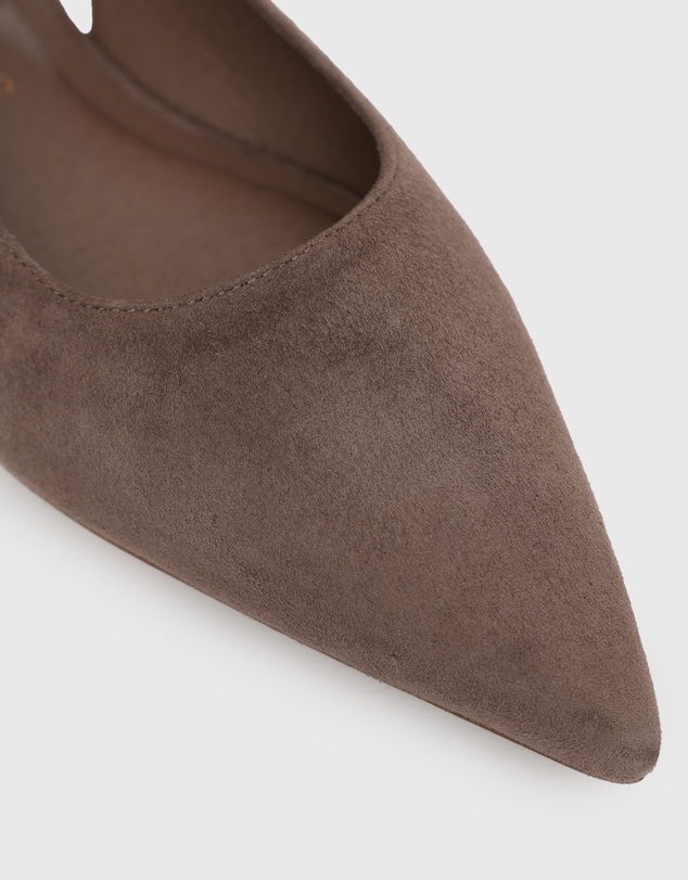 Betts - Chaps Leather Low Heel Pumps