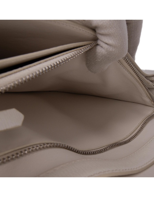 Pre-Loved by Azura Reborn - Pre-Loved Medium Calfskin Classic Box