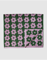 Mosey Me - Flowerbed Towel Sheet