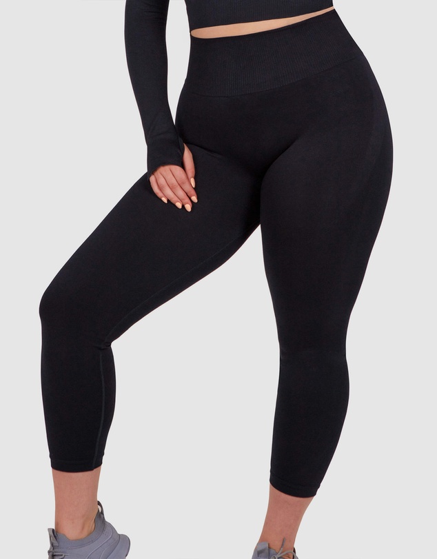 B Free Intimate Apparel - Seamless High Waist 3/4 Capri Leggings