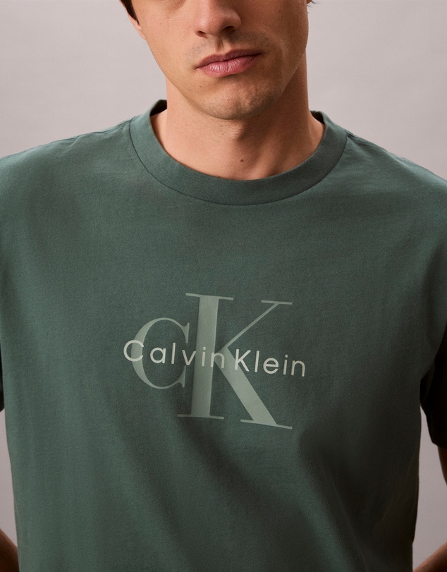 Calvin Klein Jeans - Acid Wash Monologo Graphic Relaxed T-Shirt