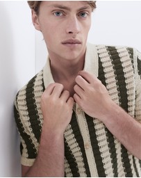 UNISON - Crochet Stitch Buttont Thru