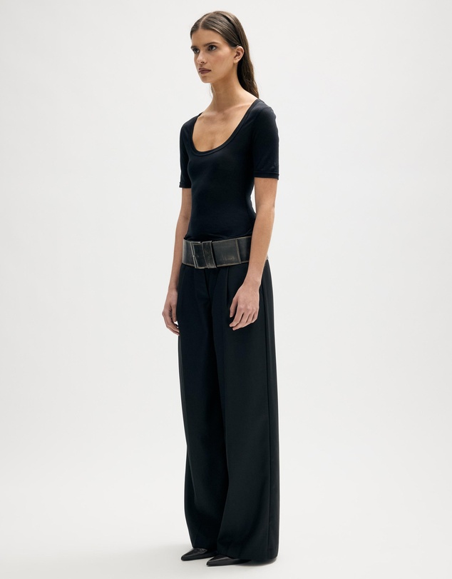 Minima Esenciales - Lorie Scoop Neck Sheer Tee