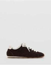 M.N.G - Poly Trainers