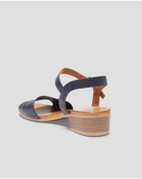 Easy Steps - Maisy