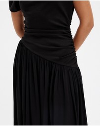Minima Esenciales - Oaklyn Midi Dress