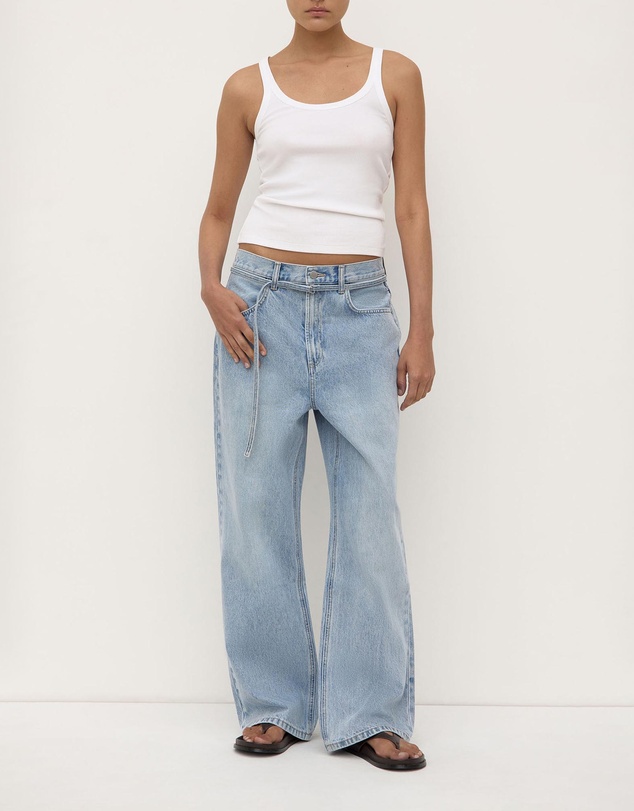 Assembly Label - Loose Fit Jeans