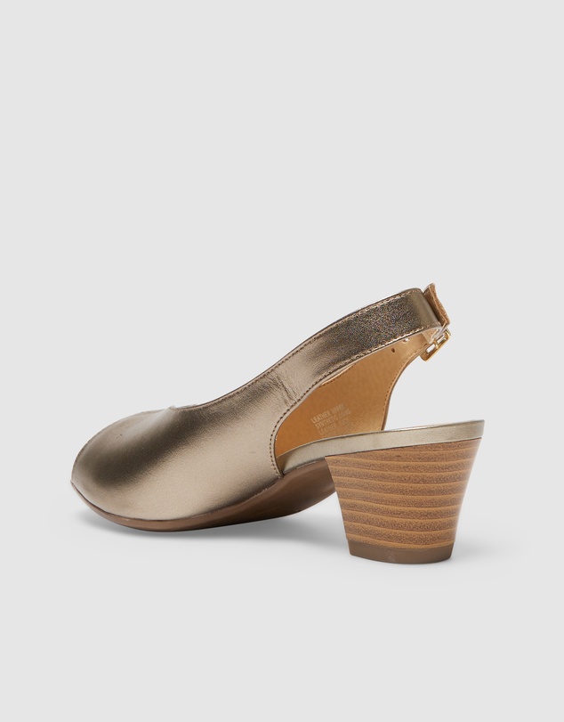 Wide Steps - Hilda