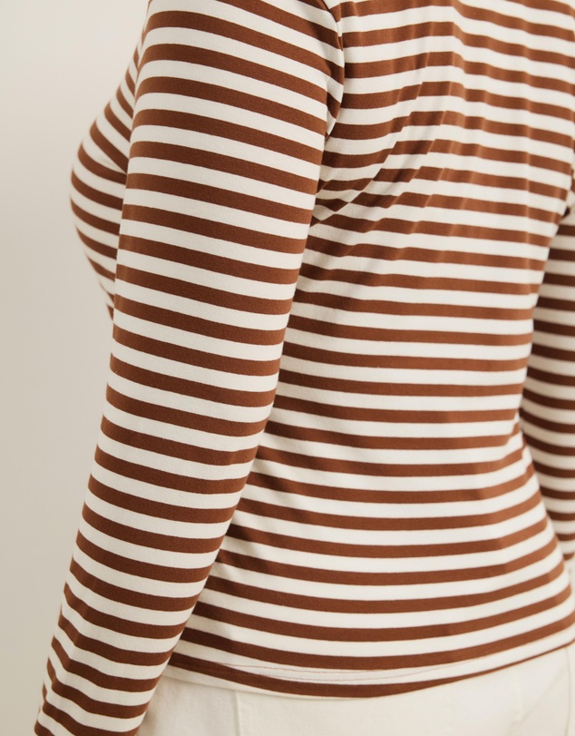 Atmos&Here Curvy - Deep V-Neck Long Sleeve T-Shirt