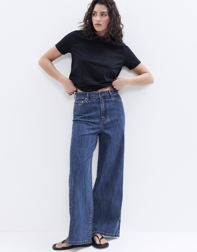 UNISON - The Classic Crew Tee