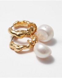 & Other Stories - Sculpted Pearl Drop Hoop Earrings