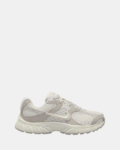 Nike - V5 RNR Makeup - Women's