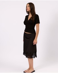 Style Addict - The Lace Skirt