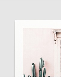 Olive et Oriel - La Casa Rosa Art Print