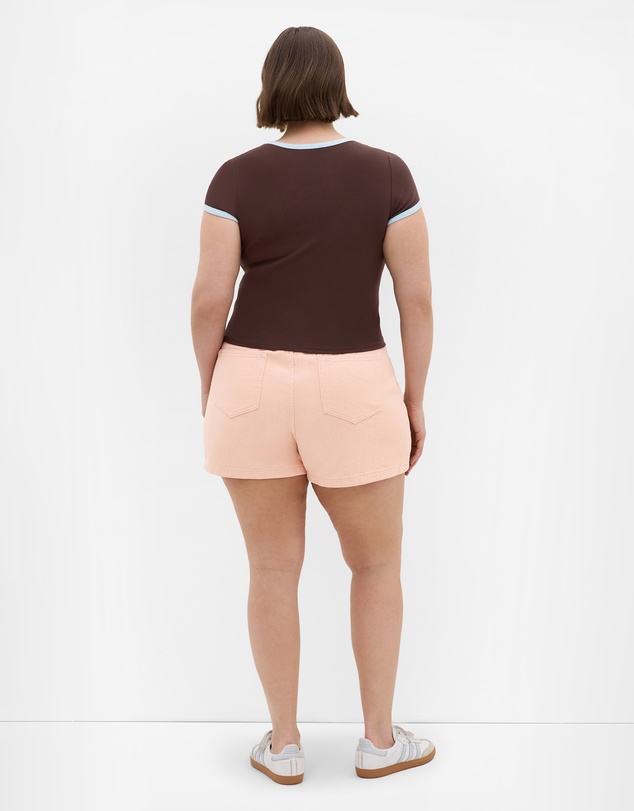 City Chic - Plus size Micro Chicago Print Tee - chocolate