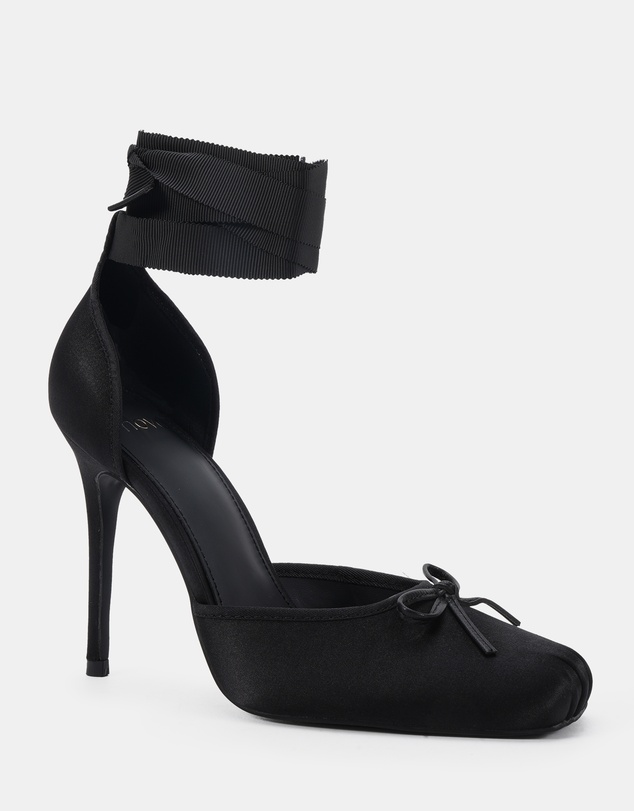 Novo - Zaylin Heels