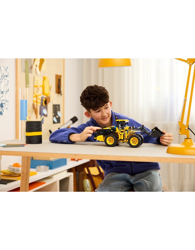 LEGO - 42209 Volvo L120 Electric Wheel Loader