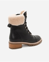 Ozwear Connection Uggs - Ugg Lyric Ankle Zip Boots