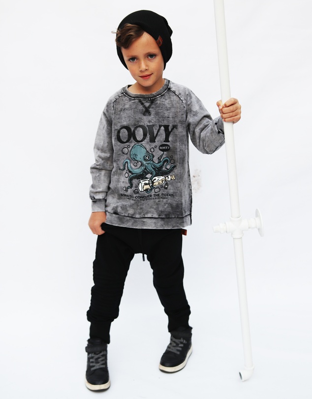 OOVY - Born To Conquer Sweater