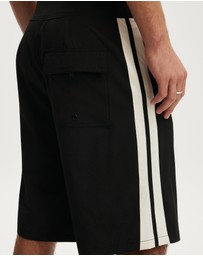 Cotton On - Super Baggy Boardshort