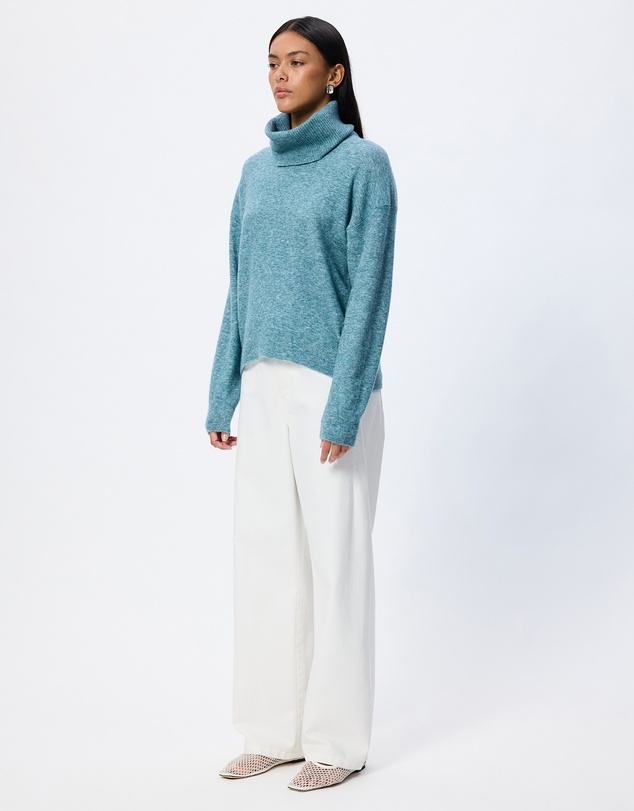 Lindsay Nicholas New York - Varsity Sweater (W Snood)