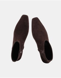 Nokwol - Dusty Boots