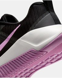 Nike - MC Trainer 3 - Women's