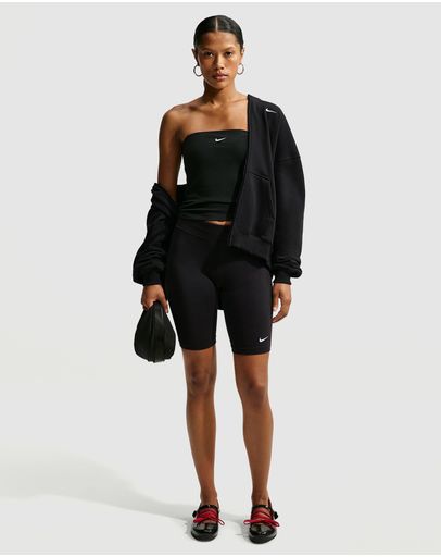 Total Black & Sail