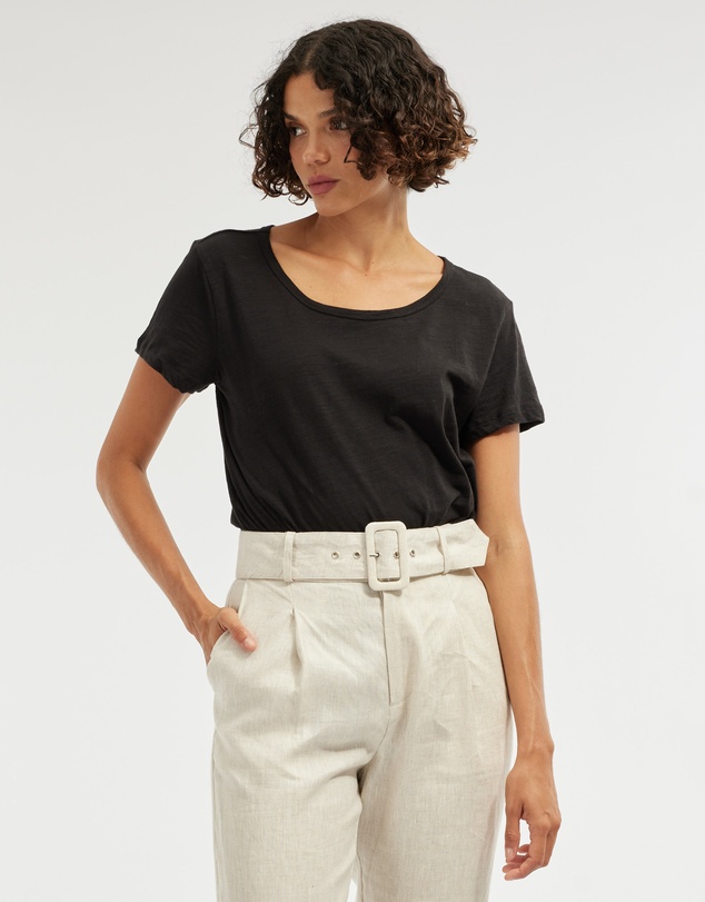 Amelius - Fallon Rounded Hem Tee