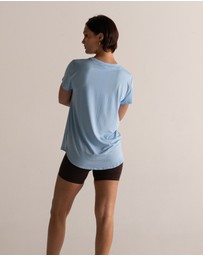 HyperLuxe The Label - V Neck Shirt