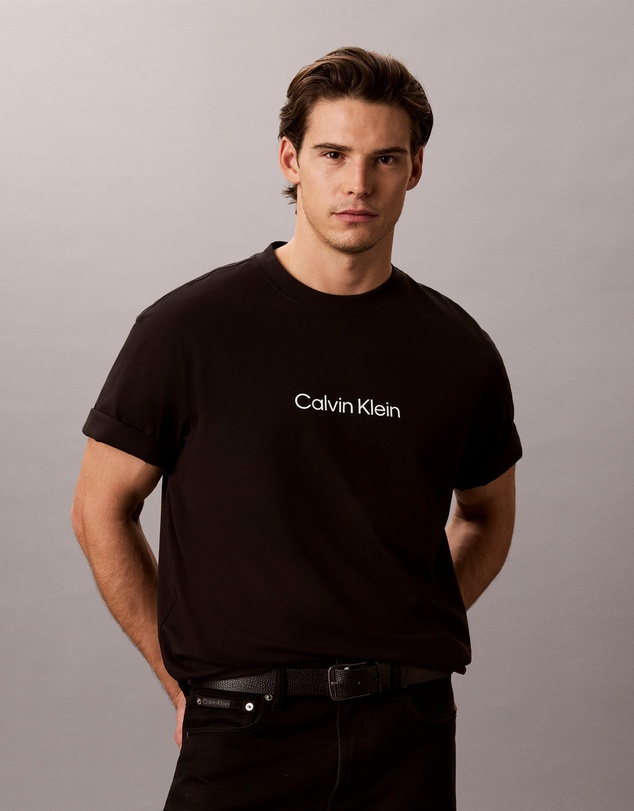 Calvin Klein - Standard Logo Relaxed Tee