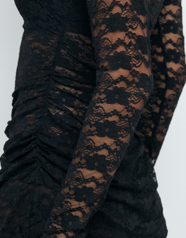AERE - Ari Lace Asymm Top