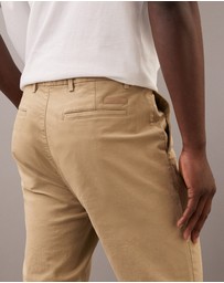 Calvin Klein - Slim Chinos